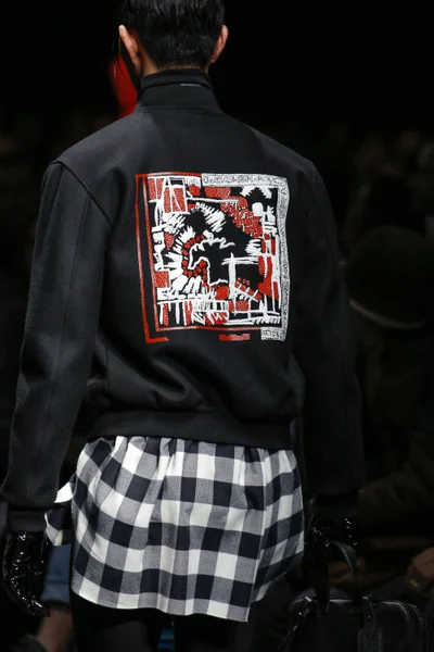Look 46